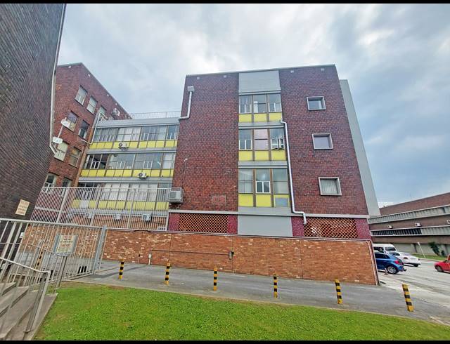 5,630M² BUILDING FOR SALE IN SYDENHAM